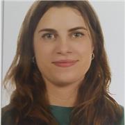 Profesora de Lengua Castellana y Literatura, apto para estudiantes de primaria y secundaria.